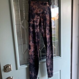 18. Size 0 LULULEMON Diamond Dye Align Leggings